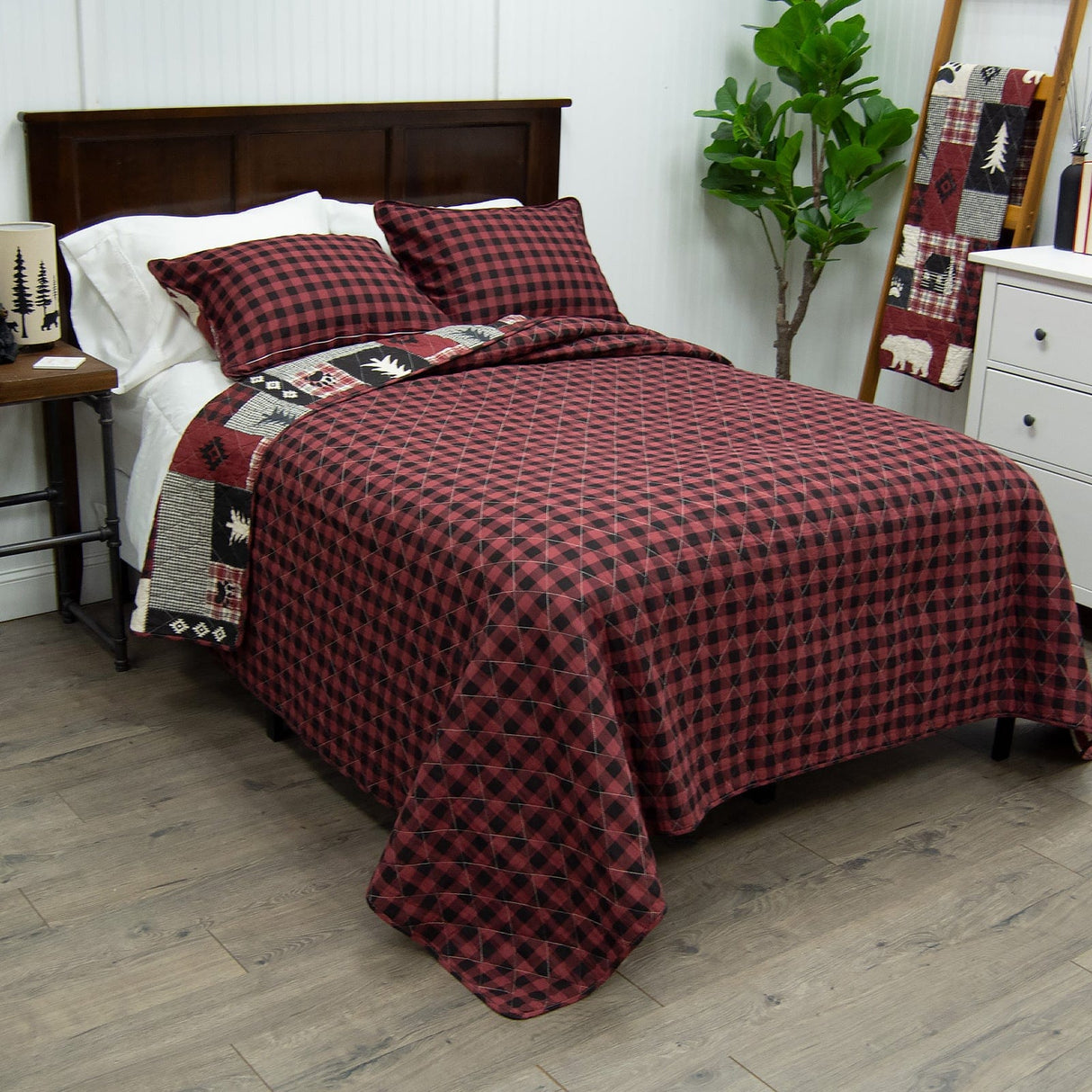 Rustic Red Reversible Quilt Set