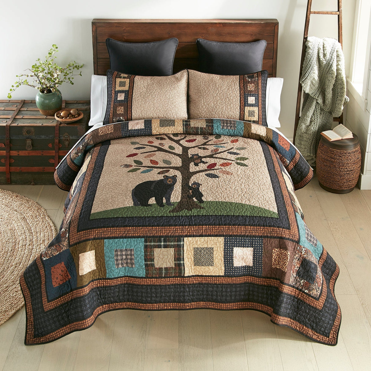 Paws & Pines Quilt Set