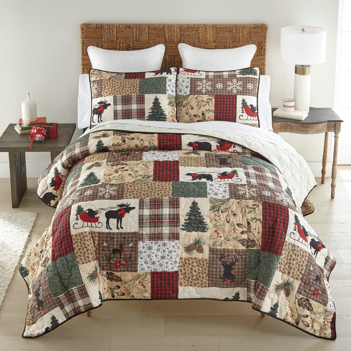 Holiday Haven Quilt Set