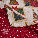 Holiday Halls Quilt Set