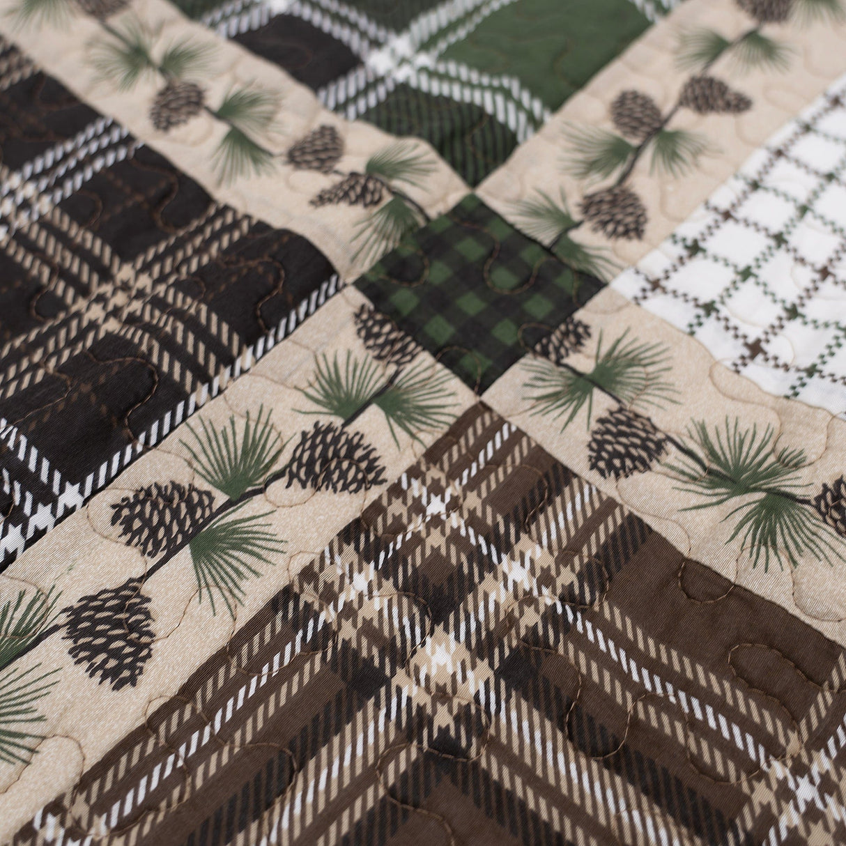 Heritage Pine Quilt Set