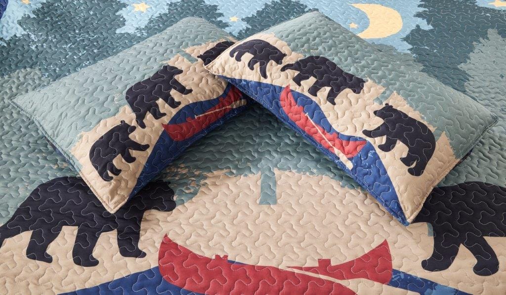 Lakeside Stroll Bear Quilt Set