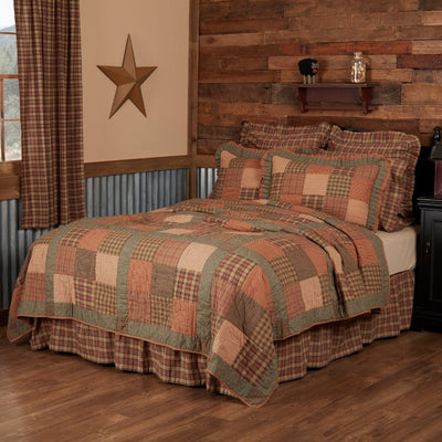 Aged Woodland Quilt Set